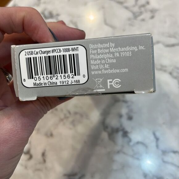 Car Cell Phone USB Charger 2.4 Amp 2 Port USB Charger NWT White - Picture 6 of 6